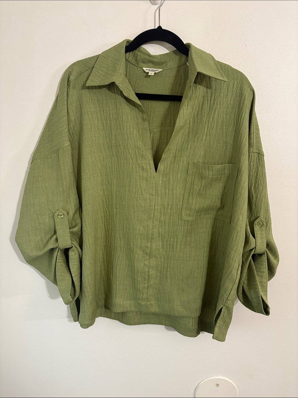 Max Studio sage green textured blouse with  tab sleeves NWOT Size Large